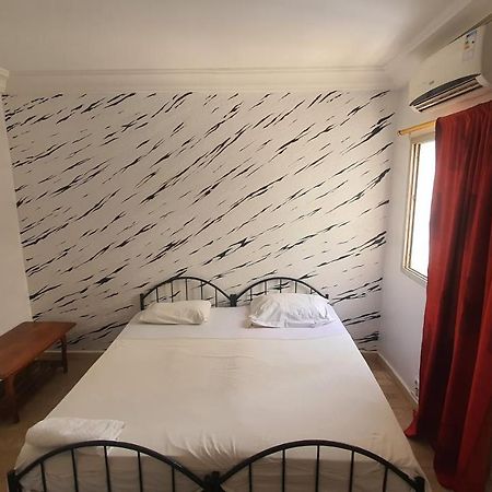 דקר Bricos Appartement Sud Foire מראה חיצוני תמונה