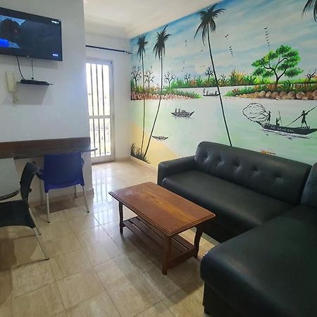 דקר Bricos Appartement Sud Foire מראה חיצוני תמונה
