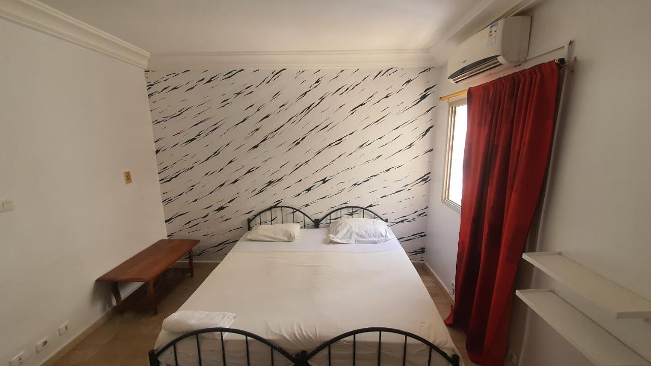 דקר Bricos Appartement Sud Foire מראה חיצוני תמונה