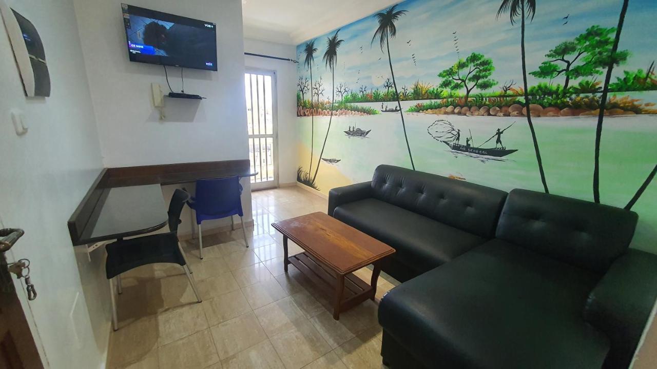 דקר Bricos Appartement Sud Foire מראה חיצוני תמונה