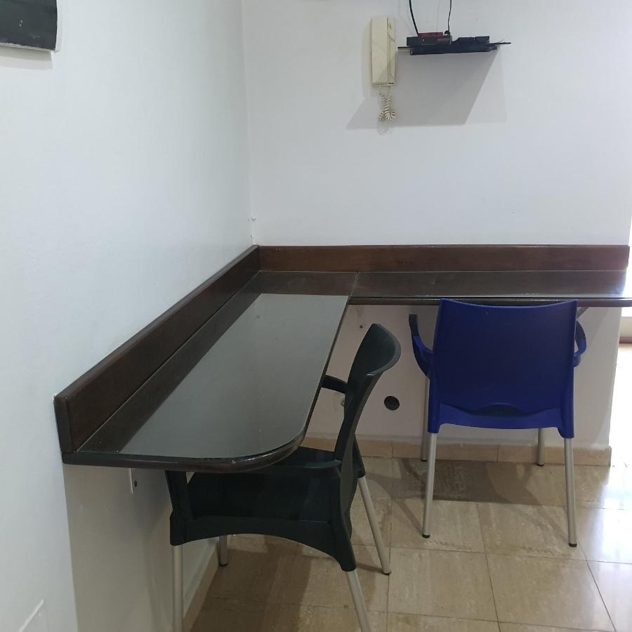 דקר Bricos Appartement Sud Foire מראה חיצוני תמונה