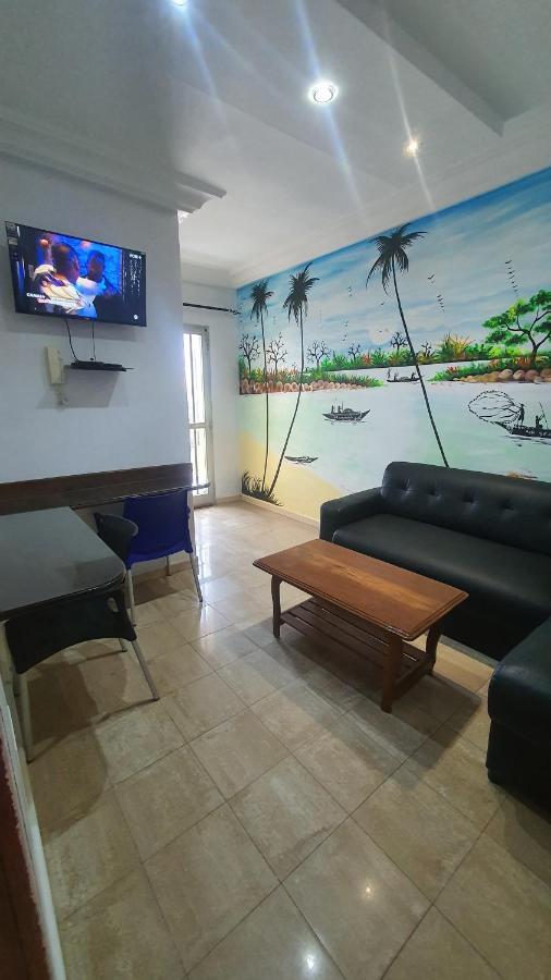 דקר Bricos Appartement Sud Foire מראה חיצוני תמונה
